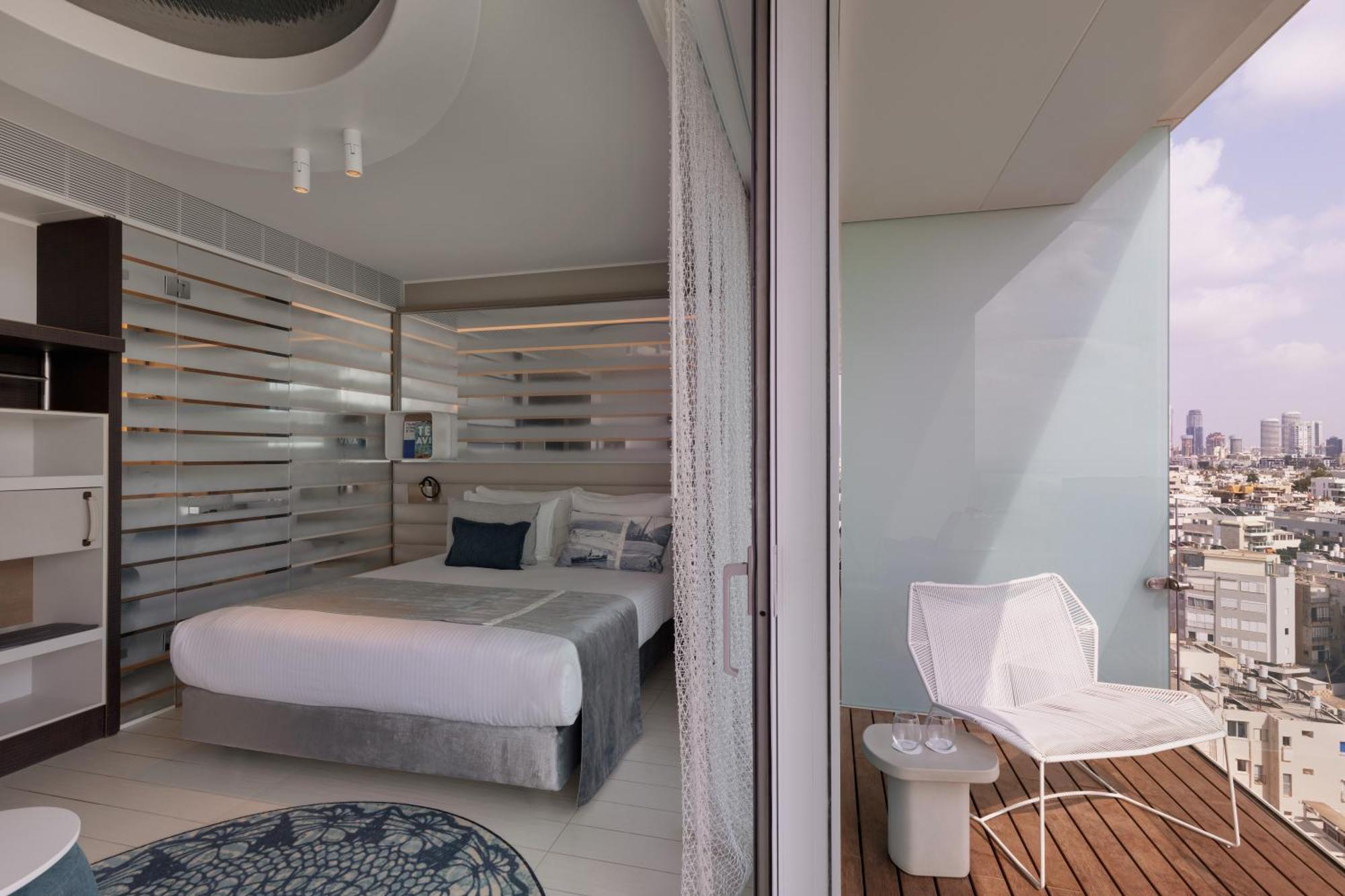 Quarto Deluxe Porto com Varanda e Vista do Mar