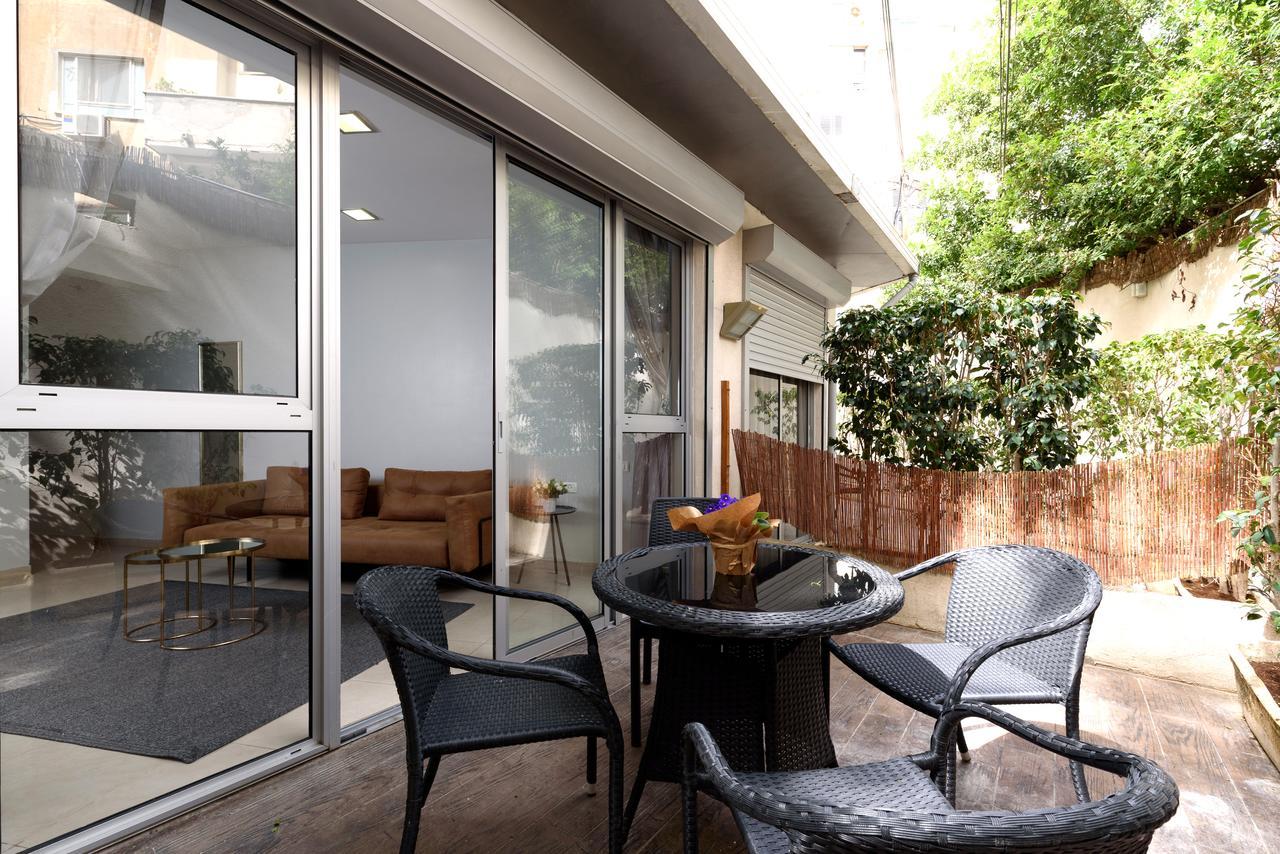 One-Bedroom Apartment with Terrace,663666228:JPEG