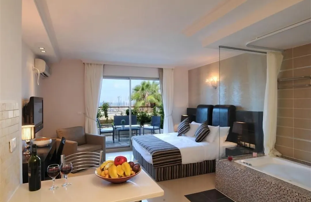 Royalty Suites-1